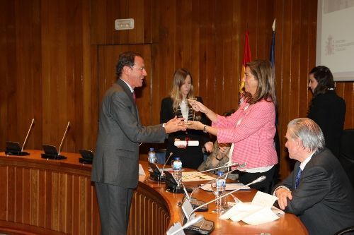 foto entrega premio NAOS al alcalde de Murcia
