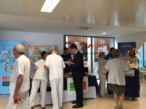 foto del stand informativo de los servicios de salud del ayuntamiento en el Día Nacional de la Ntutrición